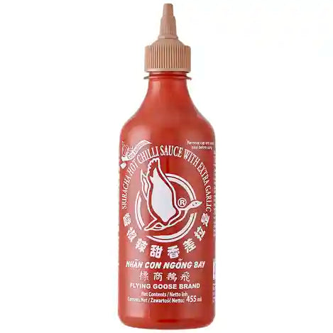 飞鹅 是拉差辣椒酱 蒜蓉 455毫升 /Sriracha Chilisauce mit Knoblauch 455ml FLYING GOOSE