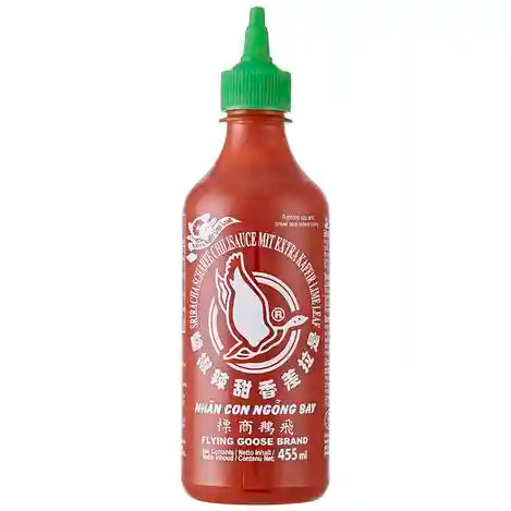 飞鹅 是拉差辣椒酱 香柠叶 455毫升 /Sriracha Chilisauce mit mit Kaffir Limette 455ml FLYING GOOSE